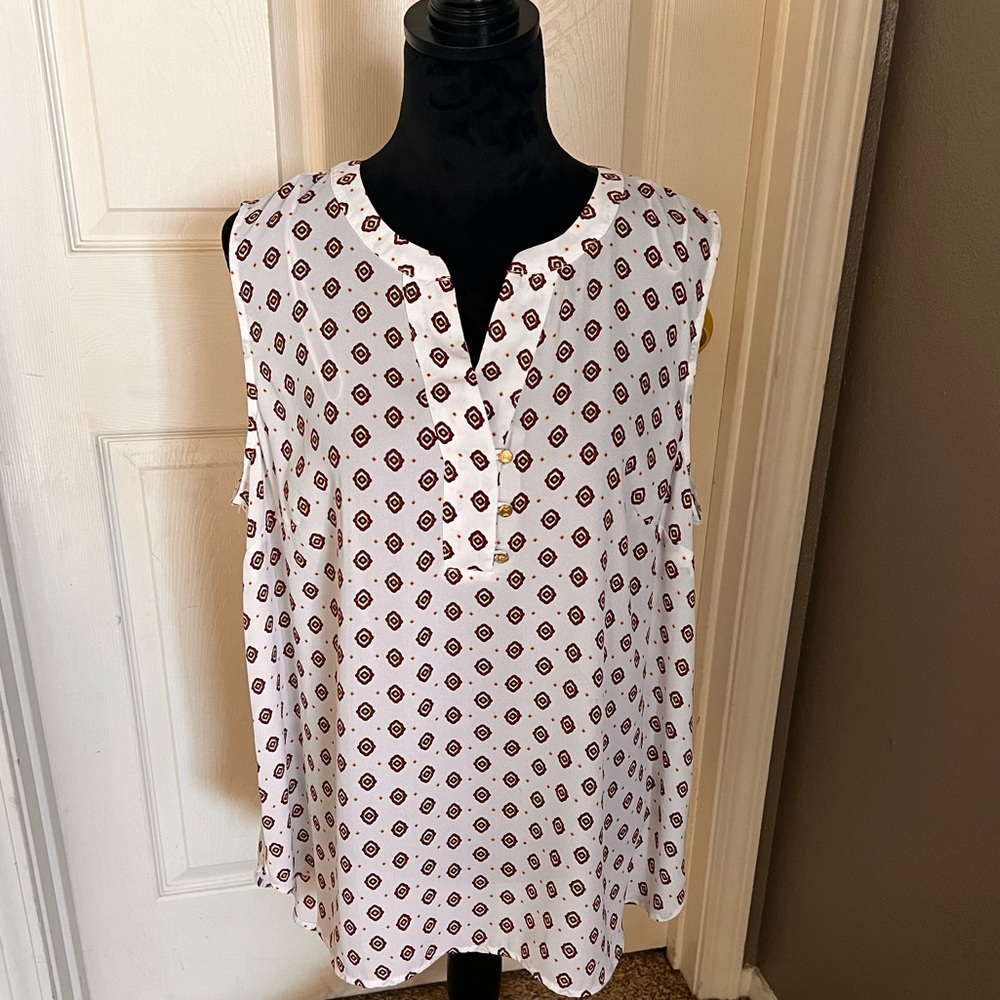 Liz Claiborne sleeveless top.
